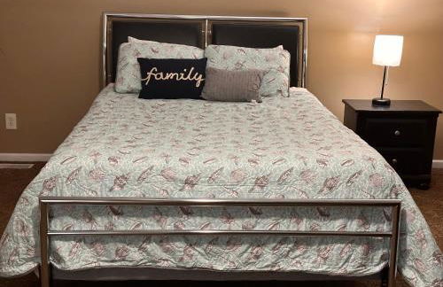 A huge Sprawling House on a large lot -15 minutes to St Louis - Foto 22