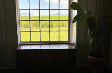 Redwing Farm Cottage - Mountain Views and Firepit! - Foto 17