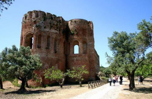 International Apartment - Photo 14