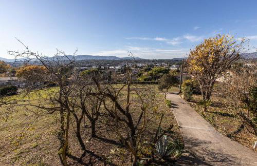 LB Vacation Rentals I Charming Little Bucolic House 5-Min From City - Foto 24