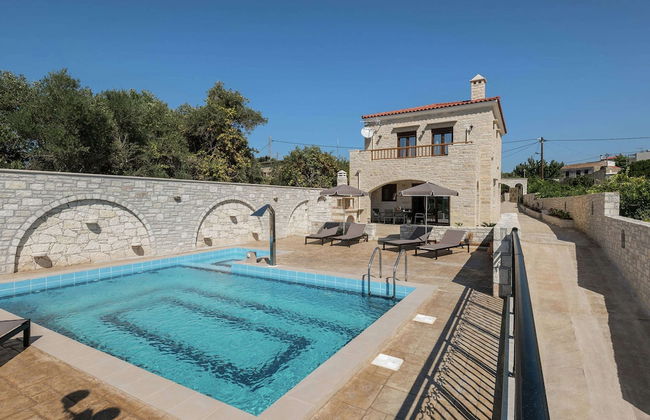 Luxurious Villa With Private Pool, Near a Couple of Restaurants & Sandy Beach - Foto 26