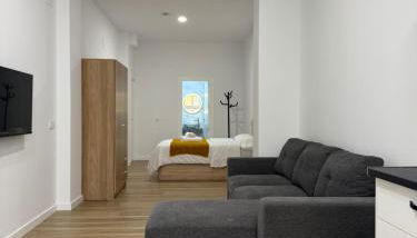 APARTAMENTO ZONA 7 justo al lado de la estación de TREN Y BUS MARÍA ZAMBRANO - Photo 2
