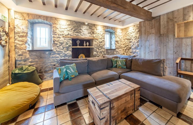 Vacation Home With BBQ Near Hotton - Photo 8