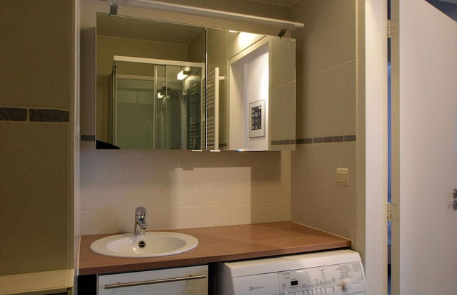 Sunny Escape by the Shore - Photo 11