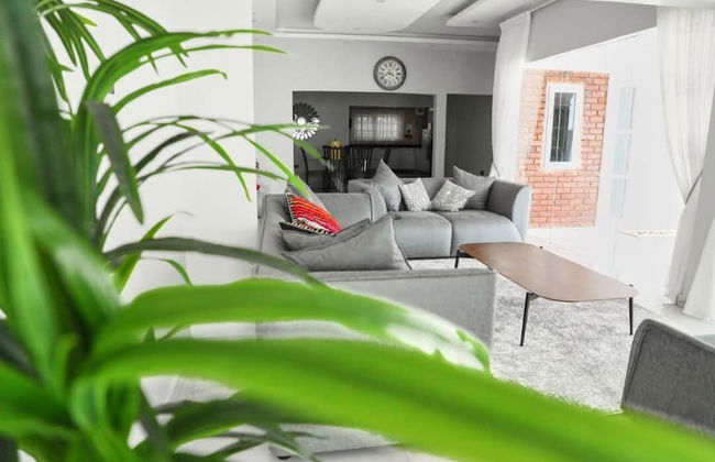 Empire Bay Beach Villa - Photo 6