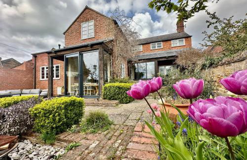 Mayflower Cottage - 4 Bedrooms, Uppingham Town Centre by Belmont Places - Foto 1