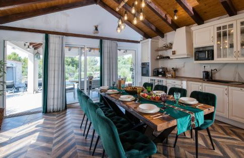 Luxury Villa Nature with heated private pool, sauna & fire pit, a short walk to the beach - Photo 49