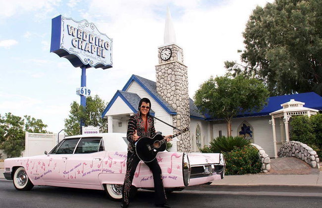 Elvis Wedding in the Graceland Chapel - Photo 2