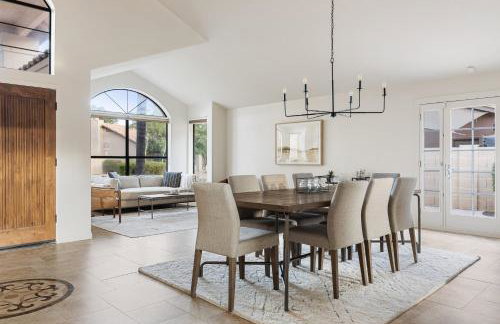 Arch Views Beautifully designed home with swimming pool table and more - Foto 13