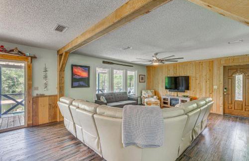 Riverfront Milton Cabin w/ Boat Ramp & Dock! - Foto 5