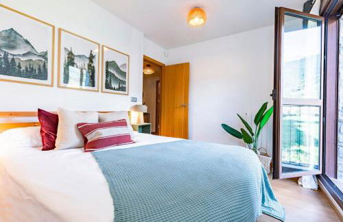 El Nido del Pirineo Estilo y Calidez en Villanúa - Foto 3