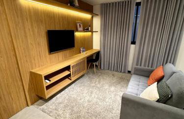 Flat confortável, a 200 metros da praia com estacionamento - Foto 3