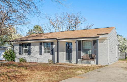 Chic home with king bed in Raleigh - Foto 21