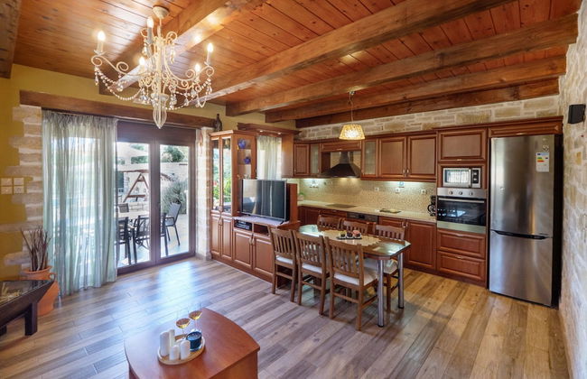 Luxurious Villa With Private Pool, Near a Couple of Restaurants & Sandy Beach - Foto 8