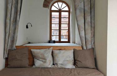 HexenburgbeiDresden Apartment mit Sonnenterrasse, Alkovenbett, Wohn- und Essbereich, Fußbodenheizung und Klimaanlage, Decke - Foto 2