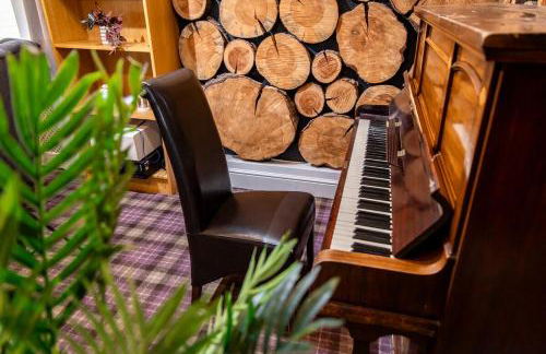 New Hobbit, stunning views, sleeps 42, Bar, Hot Tub - Foto 29