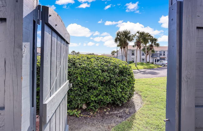 Fernandina Shores Condo with Private Balcony and Access to Pool by RedAwning - Foto 38