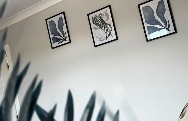 The Cheshire Gathering - Hot Tub 8 Bedroom - Photo 5