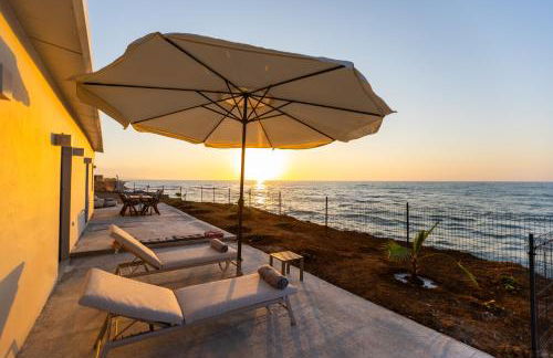 Savina Seafront Home - Photo 23