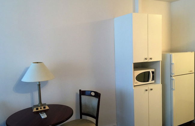 Duvernay Studios and Suites - Photo 9