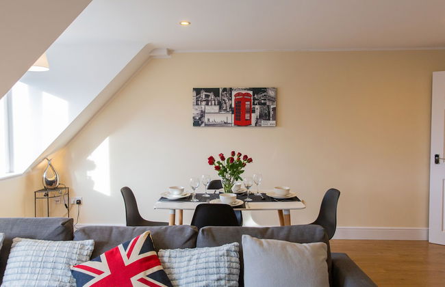 2-bedroom Penthouse, Clockhouse, Hoddesdon - Photo 43