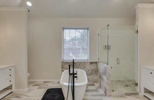 Luxurious 5 Bedroom Retreat with Pool - Foto 17