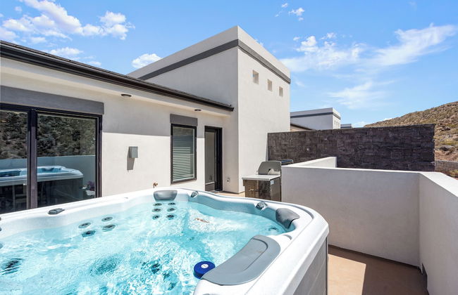 Touch of Class Stunning 5 Bdr! - Photo 65