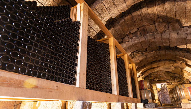 Vin stocké dans des caves souterraines