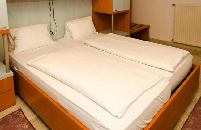 Flat in Podersdorf am See With Balcony - Photo 2