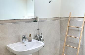 Amber Ferienhain - Ferienhaus 'Kirsche' mit verwunschenem Garten & privater Sauna - Foto 2