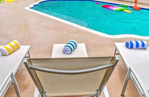 Tropical Oasis With heated pool 10 mins airport & 5 mins Beach - Foto 2