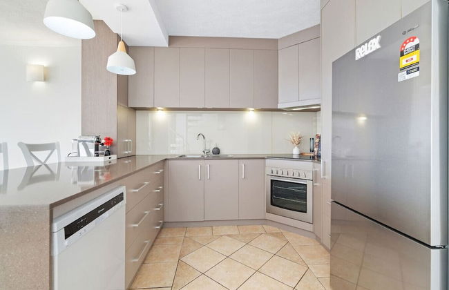 Harbour Haven Penthouse Marina View Balcony BBQ - Photo 9