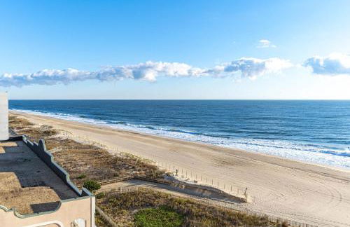 Oceanfront 2 Bedroom Modern Beach Condo w Pool - Foto 33