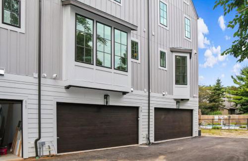 Luxe by the Lake - Pool Access - Photo 58