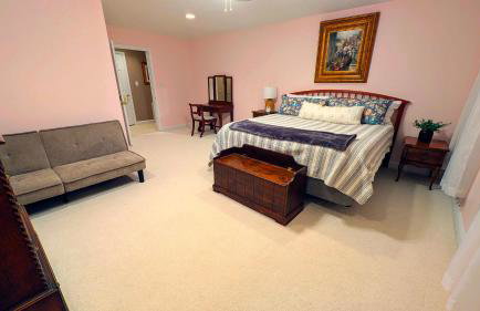 Midway Manor - Private Events, Weddings, Reunions - Foto 46