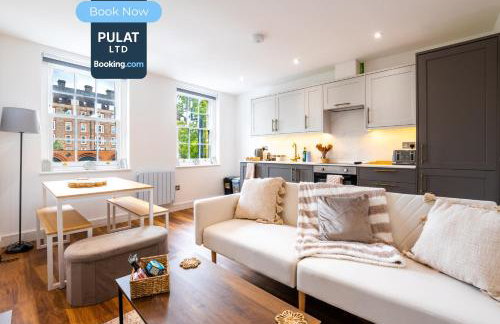 3BR Flat By Pulat Short Lets & Serviced Accommodation London With Pool Table, SmartTV & AC - Foto 30