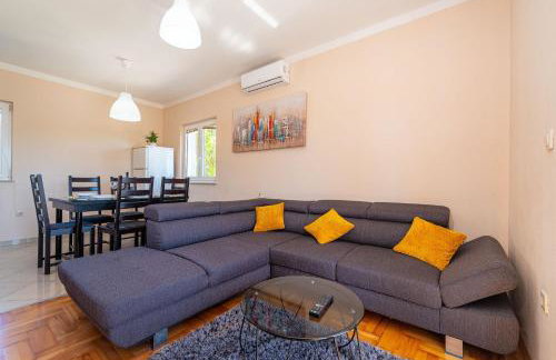 Villa Matea - heated pool, peace, view - Photo 35