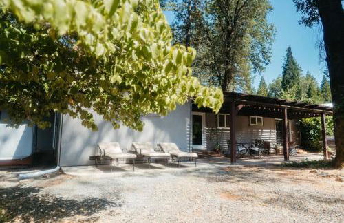 Grass Valley Home with Hot Tub - Photo 35