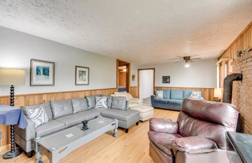 Fishing Pond and Spacious Yard Quiet Home in Sodus! - Foto 3