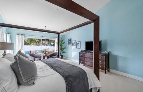 Beach Lux - Heated Pool with Infinity Spa, Cabana, BBQ, Golden Tee - Walk to Beach - by Maven Vacation Rentals - Foto 17