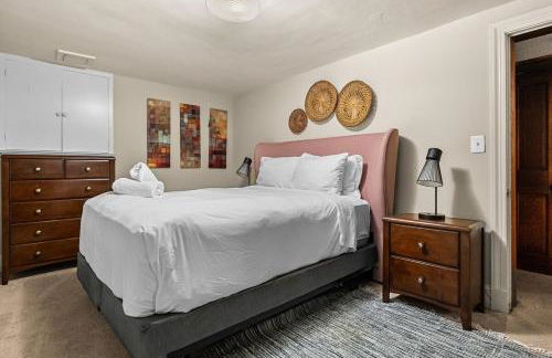 7BR Historic Estate Private Yard Near DC and Old Town - Vassar - Foto 13