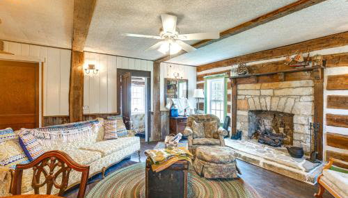 Hot Tub and Creek Views Secluded Perryville Cabin - Foto 5