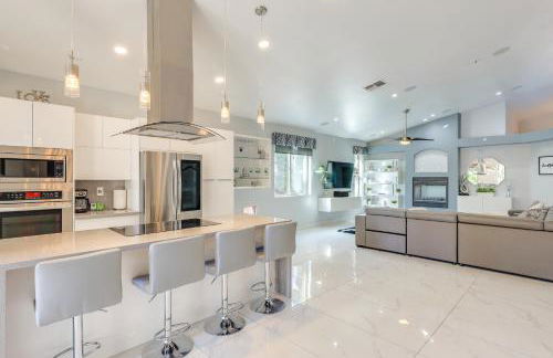 12 Mi to the Strip Las Vegas Home with Luxe Oasis! - Foto 7