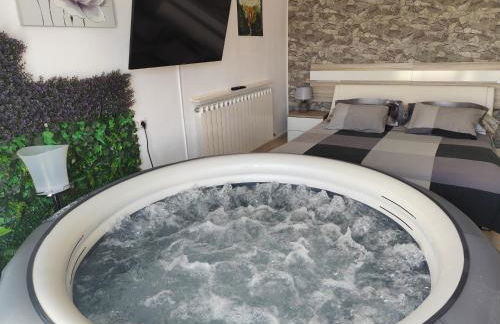 ÁTICO RILQUE, Apartamentos Independientes con Jacuzzi Privado y Terraza en Ronda - Photo 14