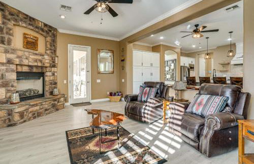 Mtn-View Patio Oasis! Luxe Family Home in Peoria - Foto 5