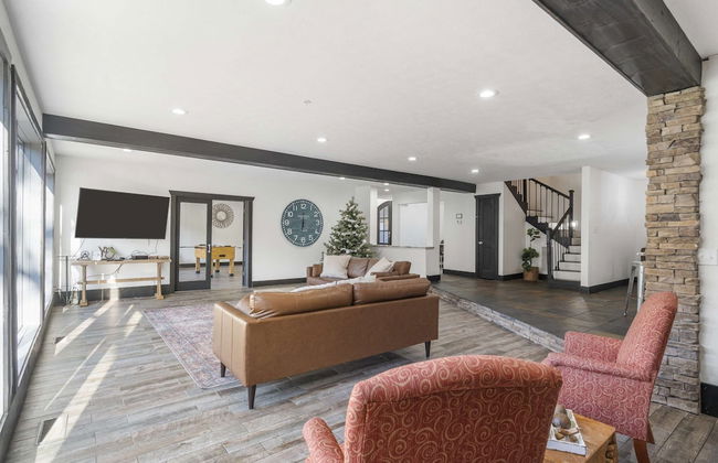 Foggy River Retreat For 16! - Photo 29