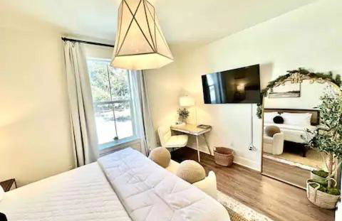 Stylish Cozy Family Cottage with Golf Cart - 1 mile to Dwntn Ocean Springs and beach - Foto 41