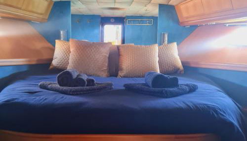 Nuit insolite bateau à quai - Port Saint Louis du Rhône - Foto 2