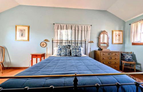 Picturesque Waterfront Cottage with Waterfall Views, Fireplace & Deck, Near Acadia National Park in Gouldsboro, Maine - Foto 27