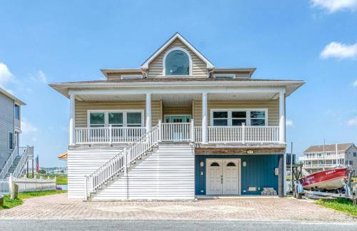 Diving Duck - Waterfront home w Hot tub & Boat dock & King Bed - Foto 1